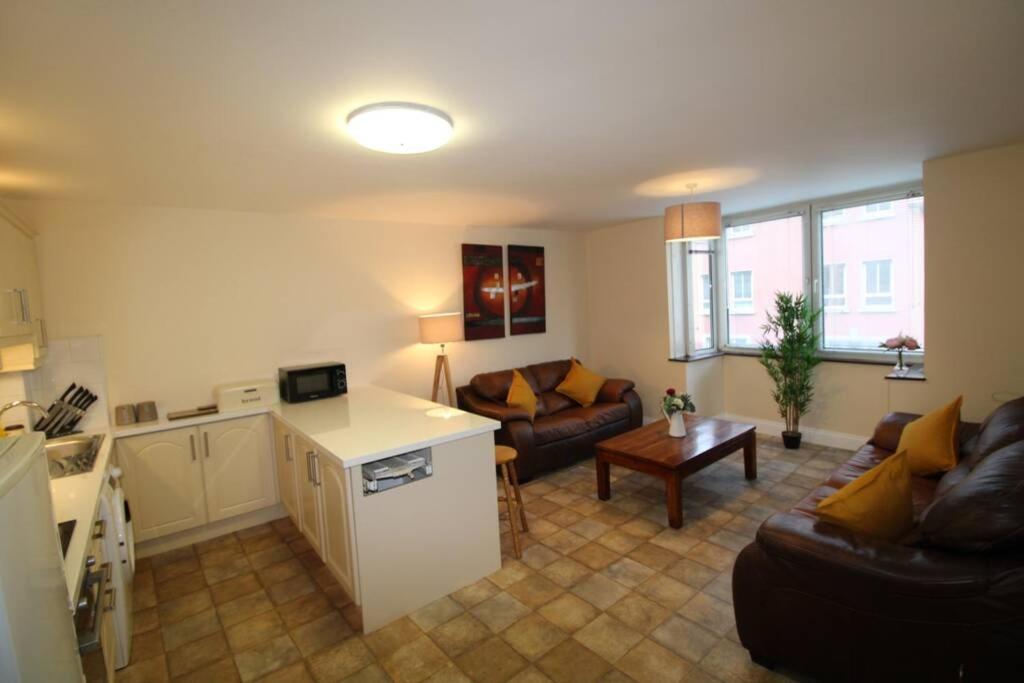 Large 3 Bed, Galway City Centre Apartment Luaran gambar